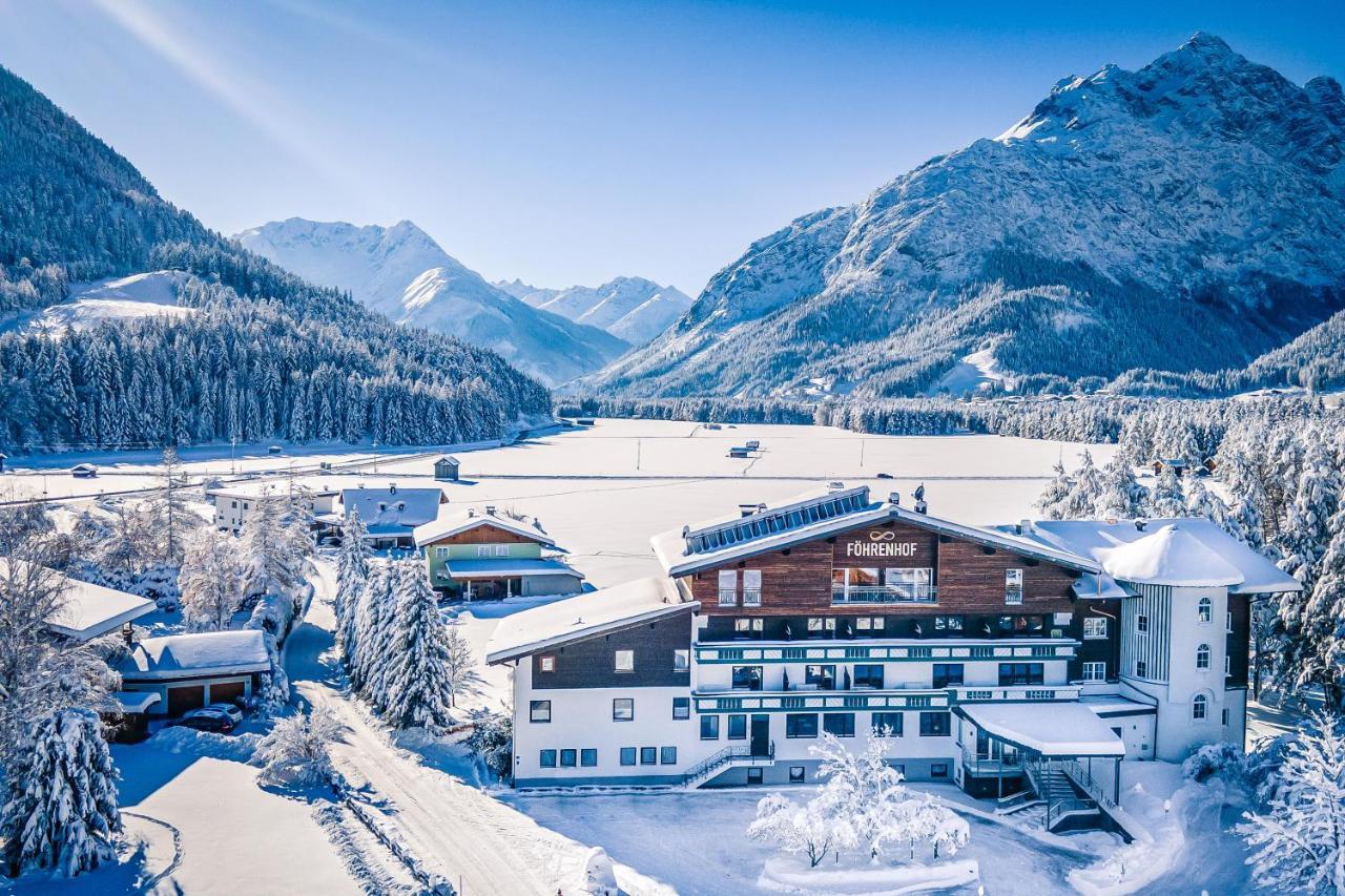 Hotel Foehrenhof Stanzach Eksteriør bilde