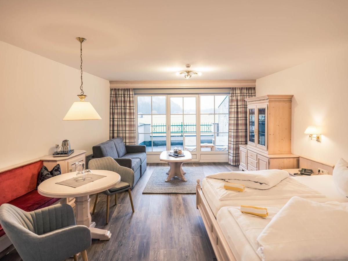 Hotel Foehrenhof Stanzach Eksteriør bilde