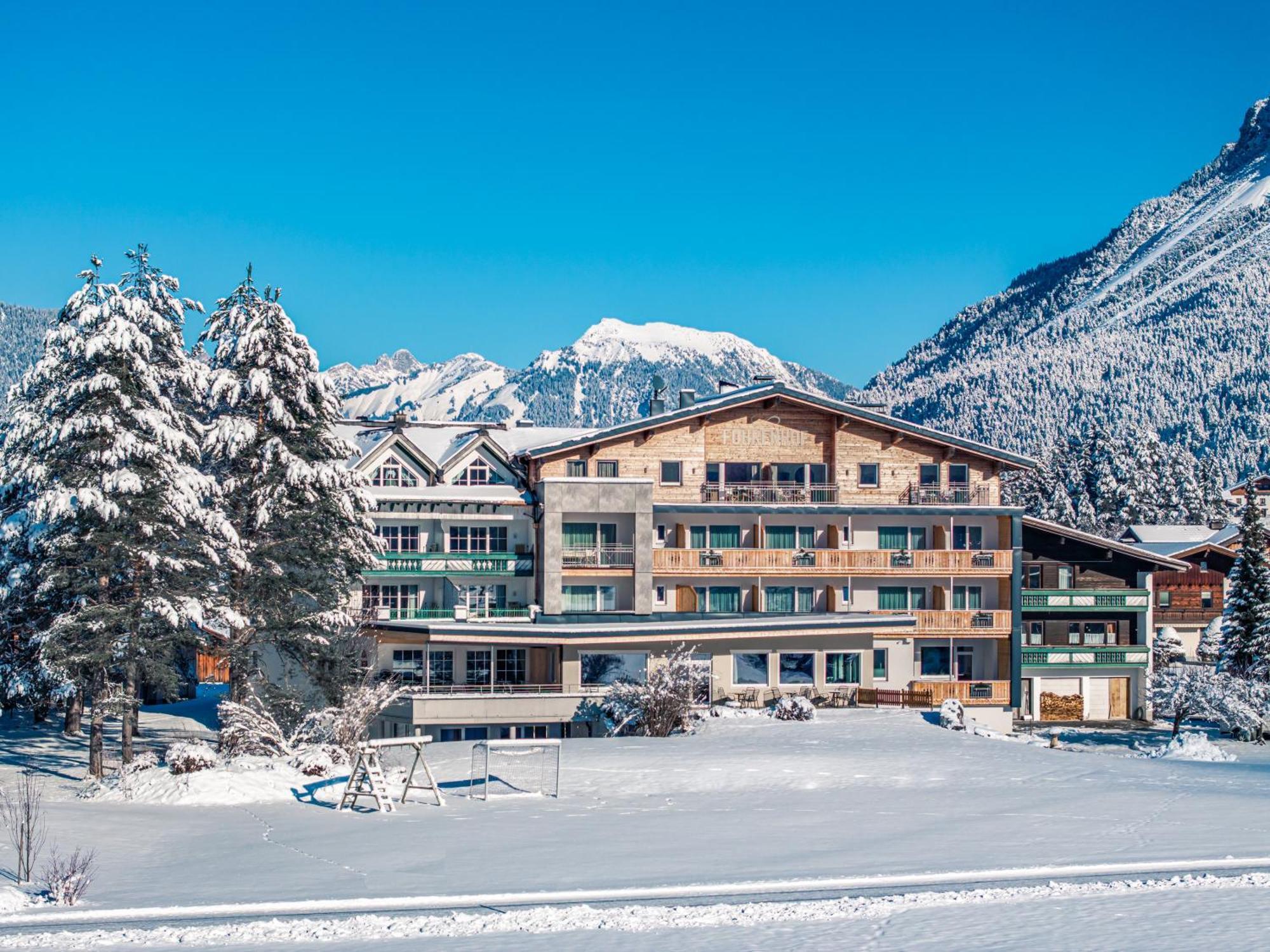 Hotel Foehrenhof Stanzach Eksteriør bilde